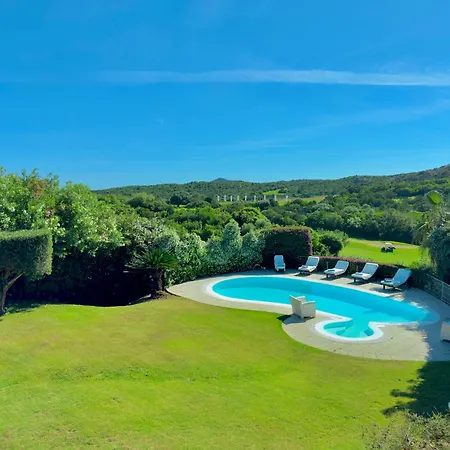 With Pool - Sleeps 10 - Pevero Golf - By Coral Villa *