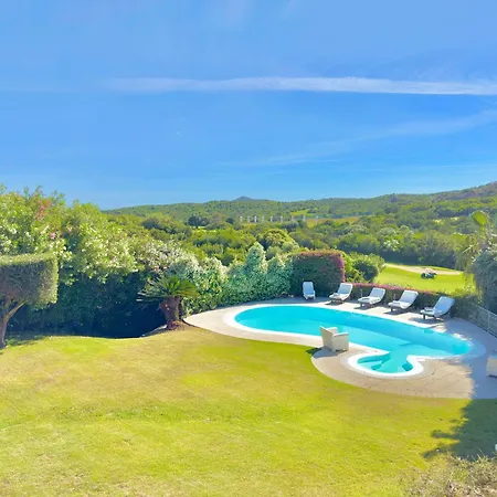 Willa Sul Campo Di Golf Con Piscina Riscaldata 10 Pax *