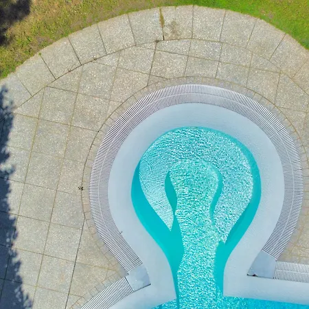 Βίλα Sul Campo Di Golf Con Piscina Riscaldata 10 Pax *