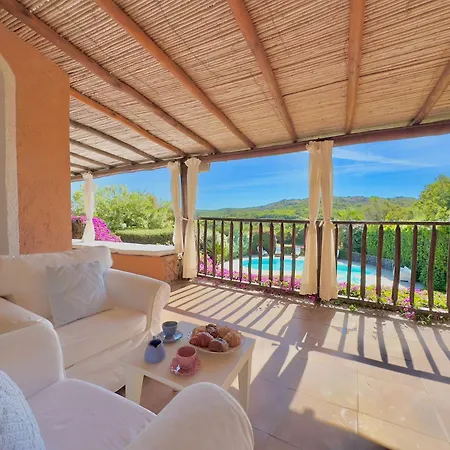 Sul Campo Di Golf Con Piscina Riscaldata 10 Pax Willa Porto Cervo