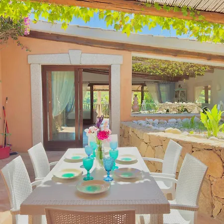 Sul Campo Di Golf Con Piscina Riscaldata 10 Pax Willa Porto Cervo