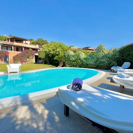 Willa Sul Campo Di Golf Con Piscina Riscaldata 10 Pax *