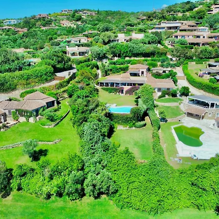 Sul Campo Di Golf Con Piscina Riscaldata 10 Pax Porto Cervo