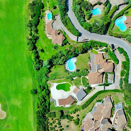 Sul Campo Di Golf Con Piscina Riscaldata 10 Pax