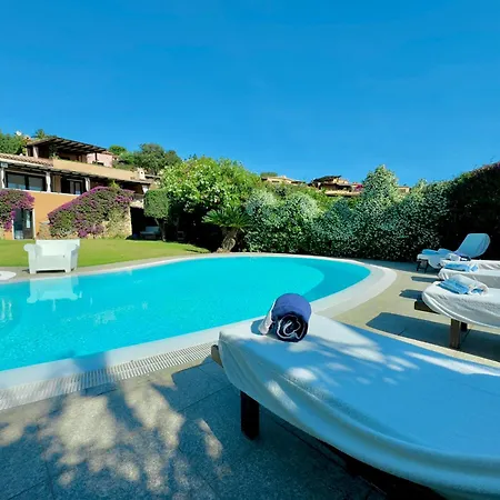 Sul Campo Di Golf Con Piscina Riscaldata 10 Pax Porto Cervo